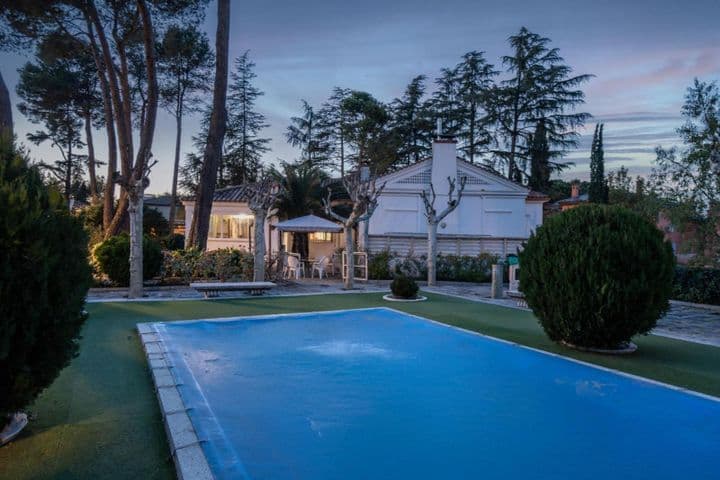 Stunning Cortijo Retreat in Exclusive Moncloa