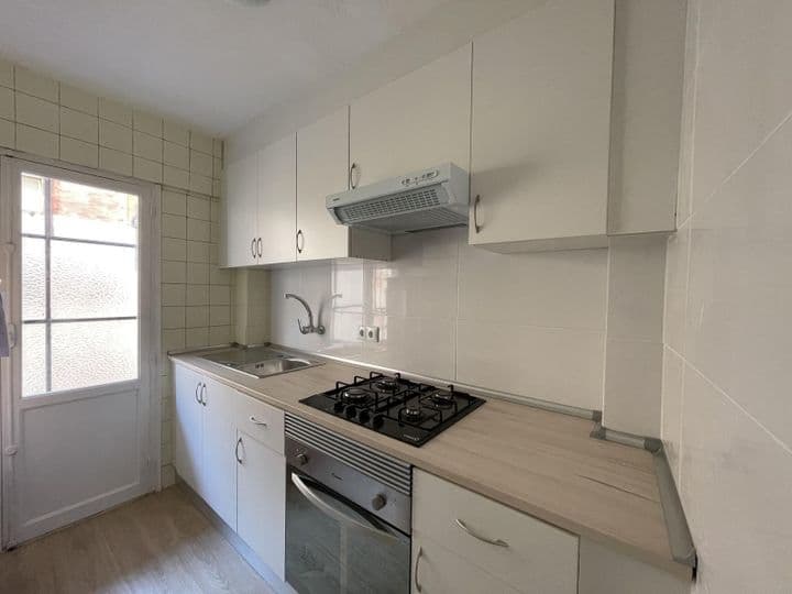 Apartamento renovado com 3 Quartos e Varanda em Colonia Requena, Alicante