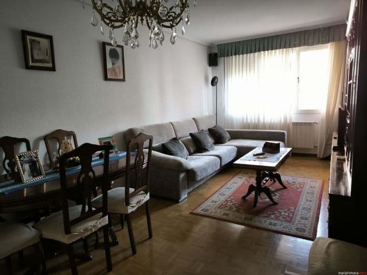 Charming Apartment for Sale on Calle Voluntaria Entrega - Perfect Location!