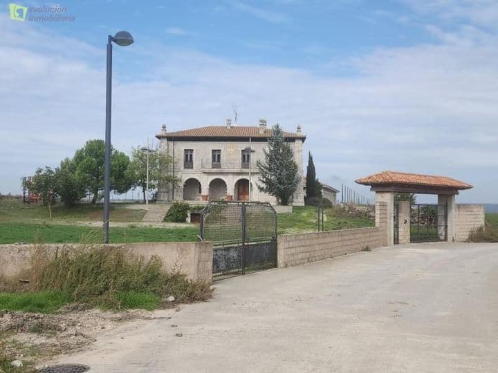 Luxury Home for Sale in Celadilla Sotobrín, Burgos - Perfect for a Rural Retreat