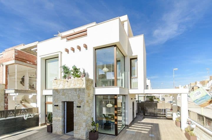 Stunning 3-Bedroom Villa with Pool in Playa Honda, La Manga