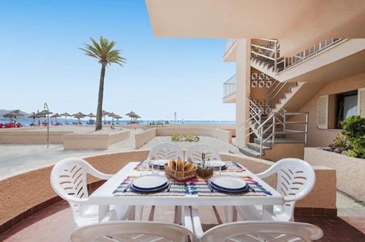 Seaside Gem in Port d'Alcúdia: 3-Bedroom Oasis Steps from the Beach