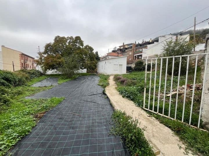 Charming Pueblo Home in Miraflores de la Sierra