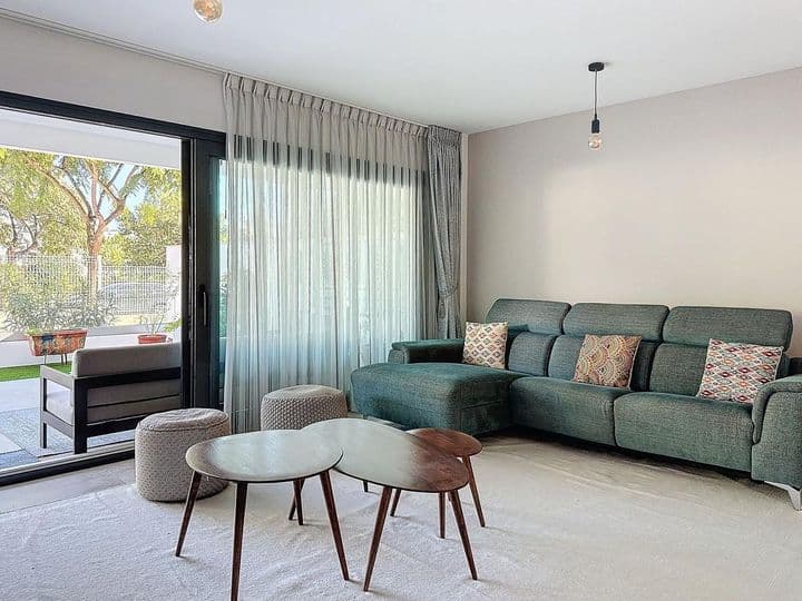 Charmante 3-Zimmer-Apartment in Las Mesas, Estepona