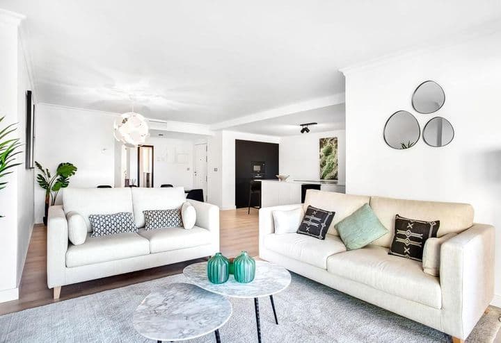 Stunning Erdgeschoss-Apartment in Elviria mit Meerblick