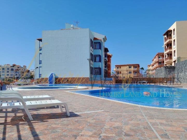 Charming 1-Bedroom Apartment with Ocean Views in Callao Salvaje