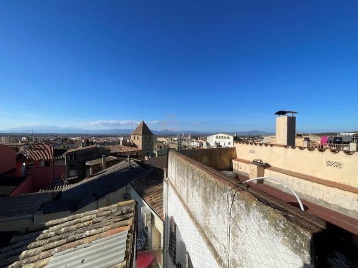 Spacious Renovation Opportunity in the Heart of Cassà de la Selva