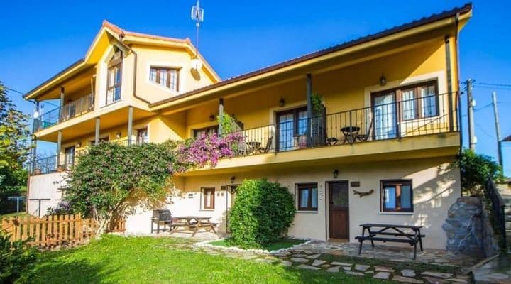 Stunning 5-Bedroom House in Lamuño, Cudillero with Mountain Views