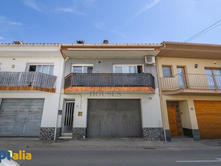 Charming Detached House in Girona's Hot Spot