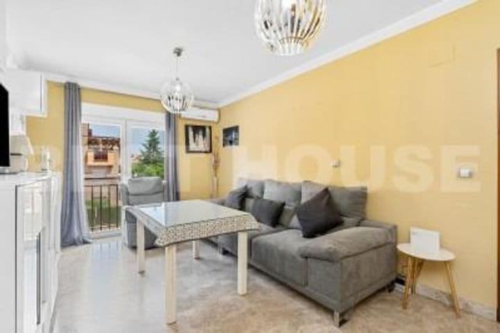 Sunny Two-Bedroom Apartment in La Chana, Granada