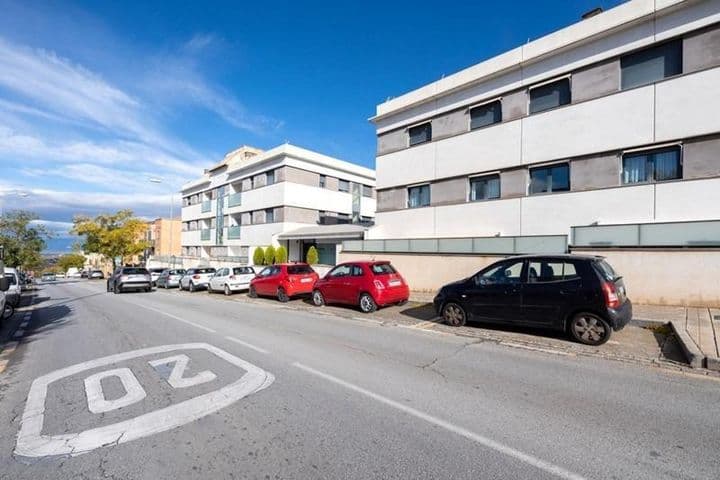 Luminoso Apartamento en Camino Real de los Neveros, ¡A Un Paso del Centro!