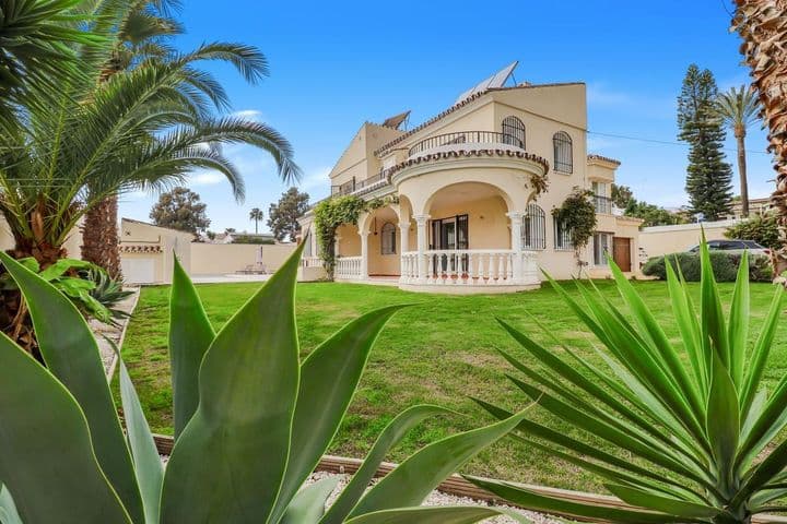 Villa mit Charme In der Nähe des Strandes von Don Pedro, Estepona