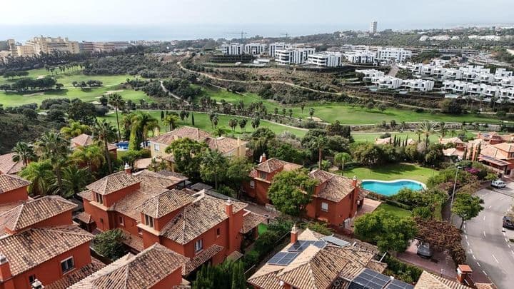 Stunning Semi-Detached Villa in Marbella's Santa Clara Neighborhood