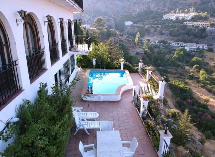 Stunning Family Home in Grazalema – Next to the Sierra de las Nieves