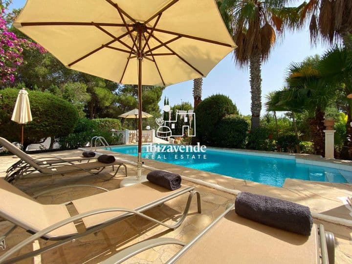 Charming 3-Bedroom Oasis in Ibiza with Pool and Garden