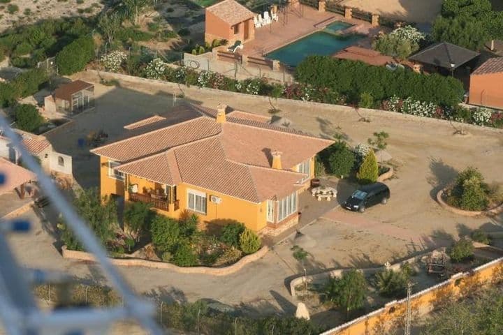 Spacious Detached Villa in Vera – Perfect Family Retreat!