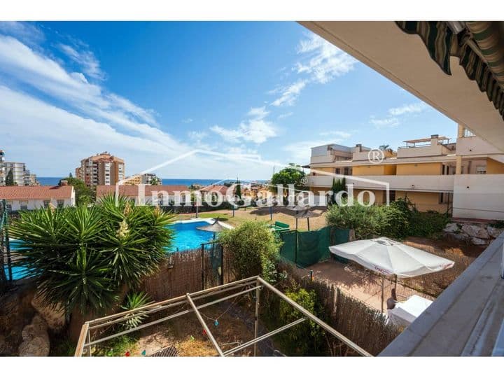 Soleado Apartamento de 2 dormitorios con piscina en el corazón de la ciudad