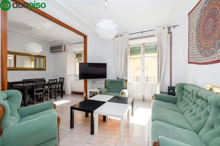 Charming 4-Bedroom Apartment in the Heart of the City