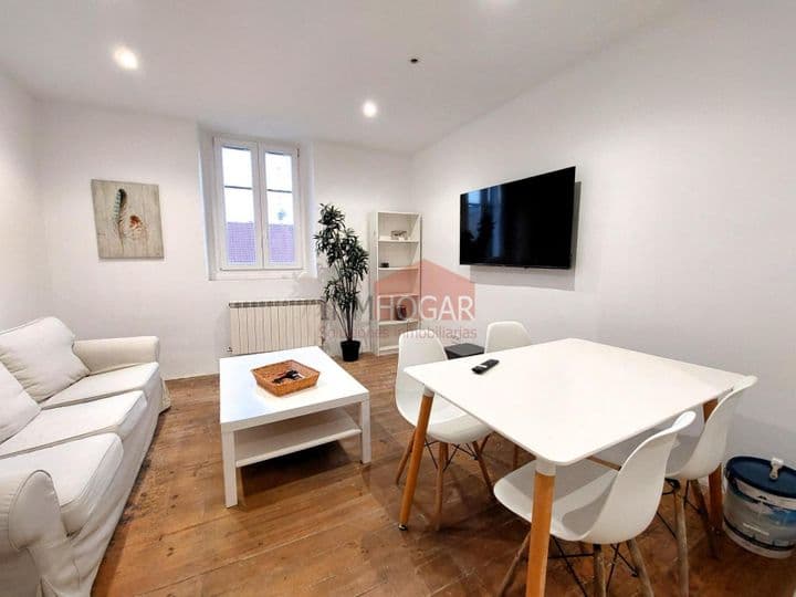 Santo Tomás Charm: Cozy 3-Bedroom Apartment in Ávila