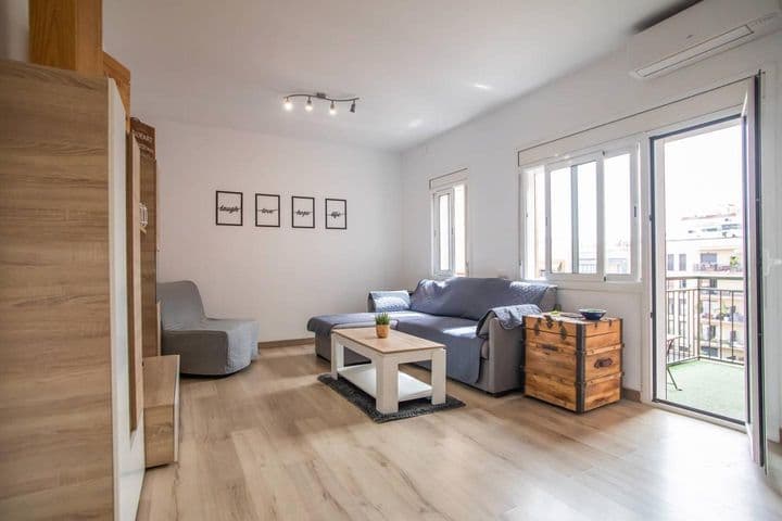 Stylish 2-Bedroom Apartment in San Martí, Barcelona - Perfect for Short-Term Rentals!