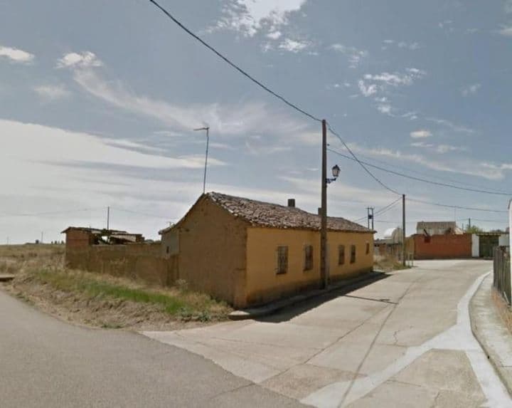 Fixer-Upper in Arroyo, Palencia - Endless Potential!