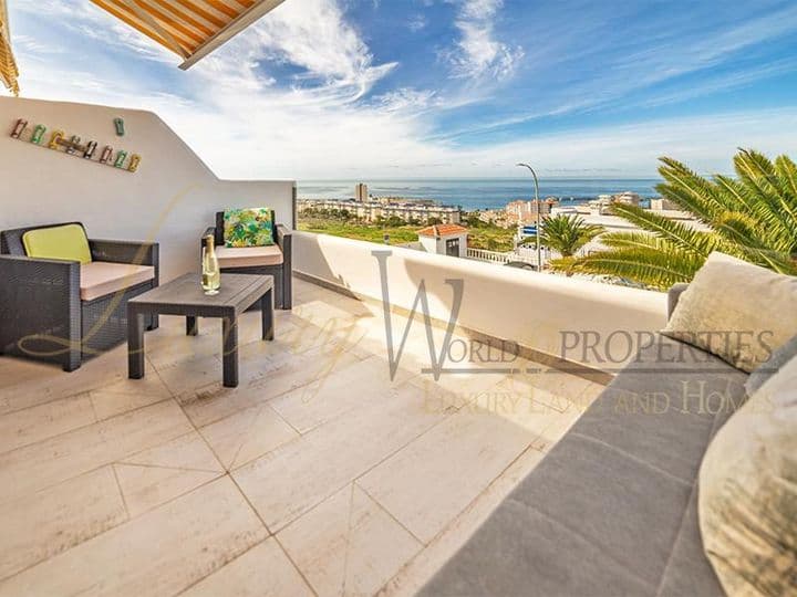 Cozy Sea-View Apartment in Oasis Guaza, Los Cristianos