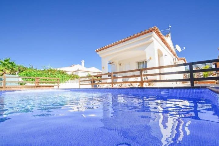 Charming Villa in Riumar with Pool - Perfect for Living or Investing!