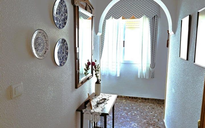 Spacious Apartment in Salobreña - Just 10 Minutes to the Beach!