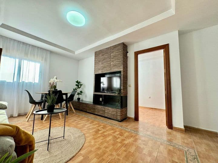 Stylish 3-Bedroom Apartment in Capuchinos, Perfect for Living or Investment!