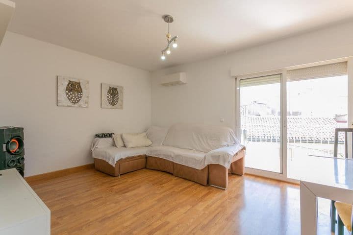 Spacious 3-Bedroom Flat in the Heart of the City