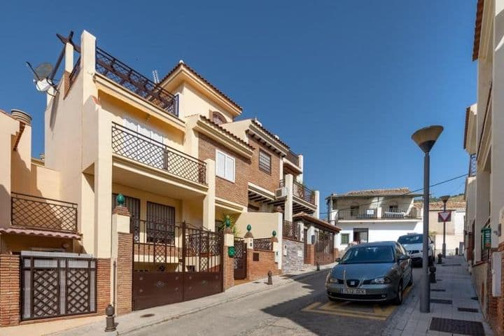 Charming Townhouse in Lancha del Genil, Just 5 Minutes from Granada