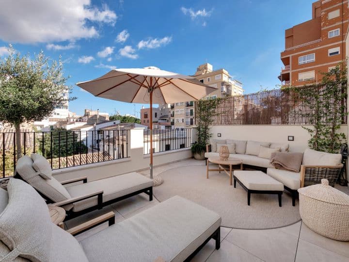 Luxurious Townhouse for Rent in Trendy Santa Catalina, Palma