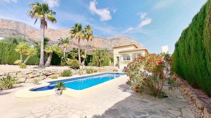 Stunning 3 Bedroom Villa in Montgo with Pool and Garden