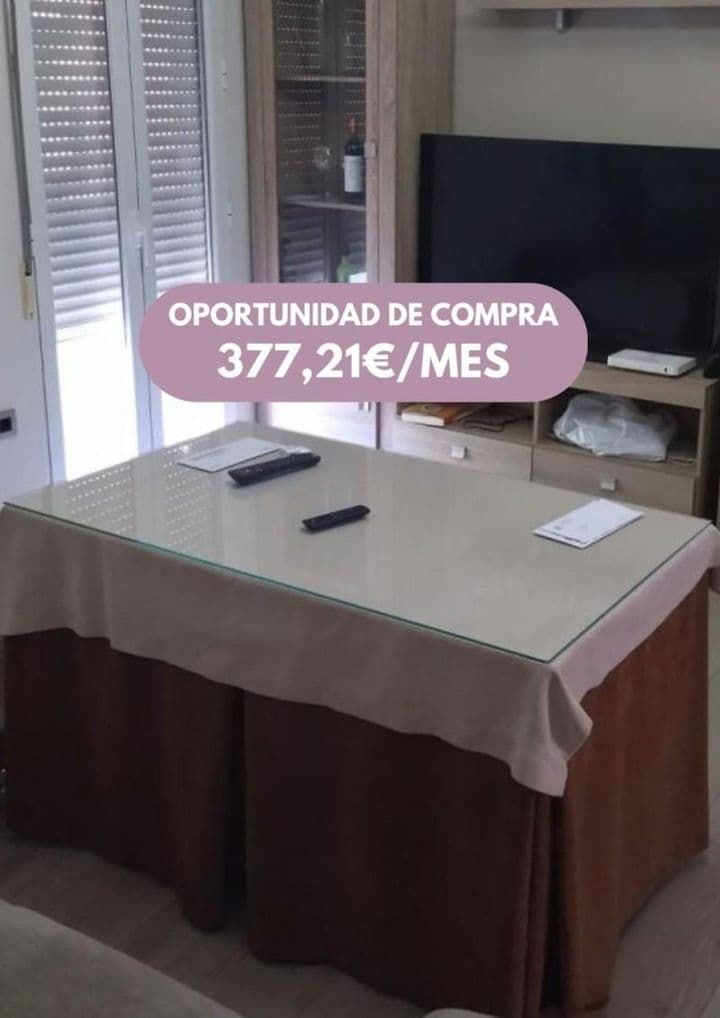 Cozy 2-Bedroom Apartment in Peñamefecit, Avenida de Barcelona