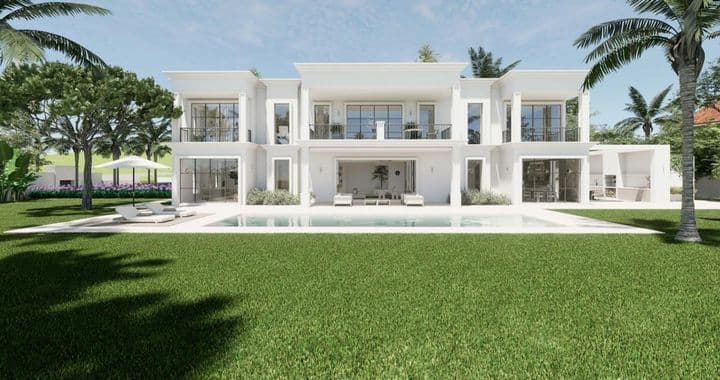 Villa de lujo en El Paraíso Alto con mar impresionante & Golf Views