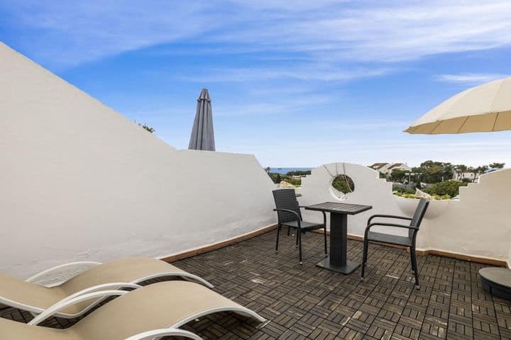 Sunny Townhouse Gem in Cabopino, Marbella