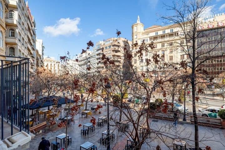 Spazioso appartamento in centro a Granada – Grande Potenziale!