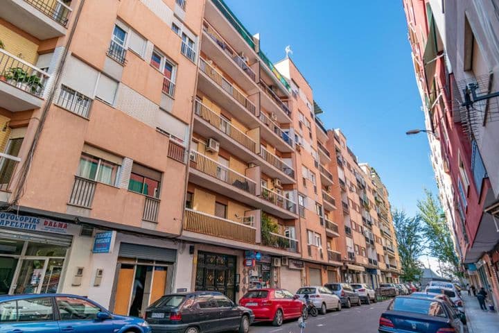 Charming 3-Bedroom Apartment in Plaza de Toros