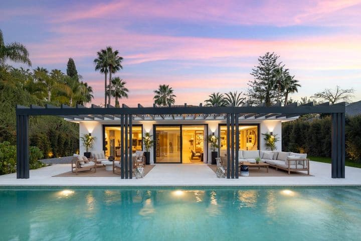 Villa moderna deslumbrante em Marbella's Exclusive Golf Valley