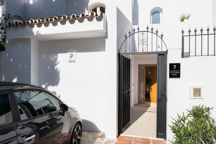 Chic Townhouse in Nueva Andalucía, Marbella