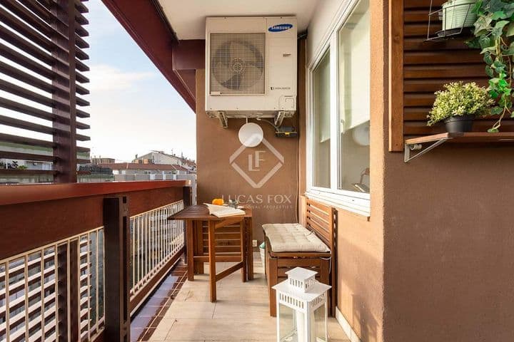 Encantador Apartamento renovado cerca de Plaça de Francesc Macià, Barcelona