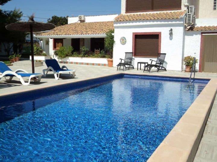 Stunning 9-Bedroom Villa in Lomas de Cabo Roig