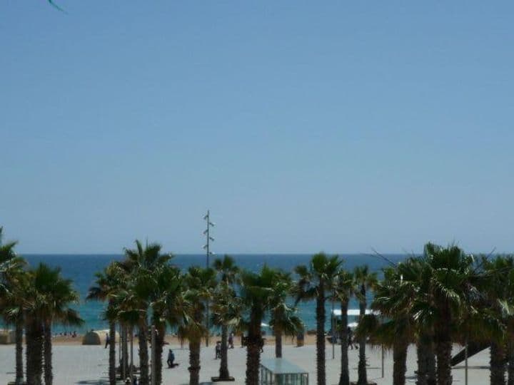 Charming 2-Bedroom Apartment in La Barceloneta, Just Steps from the Beach!