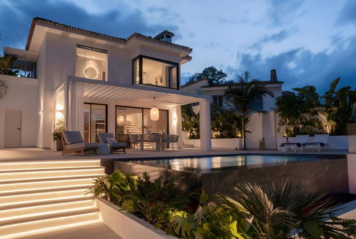 Traumhafte Villa in Lower Nueva Andalucía