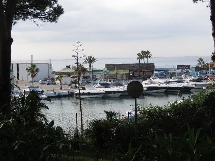 Traumhafte 4-Bett Villa auf Cabopino Beach