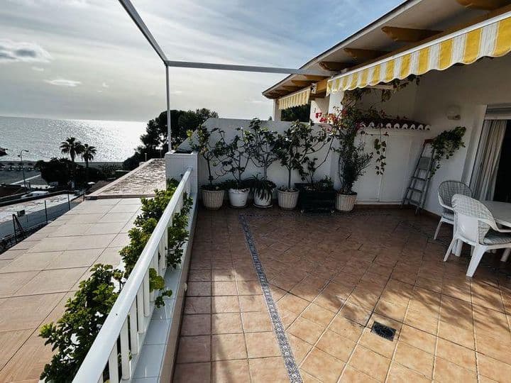 Stunning Beachfront Penthouse in Almuñécar