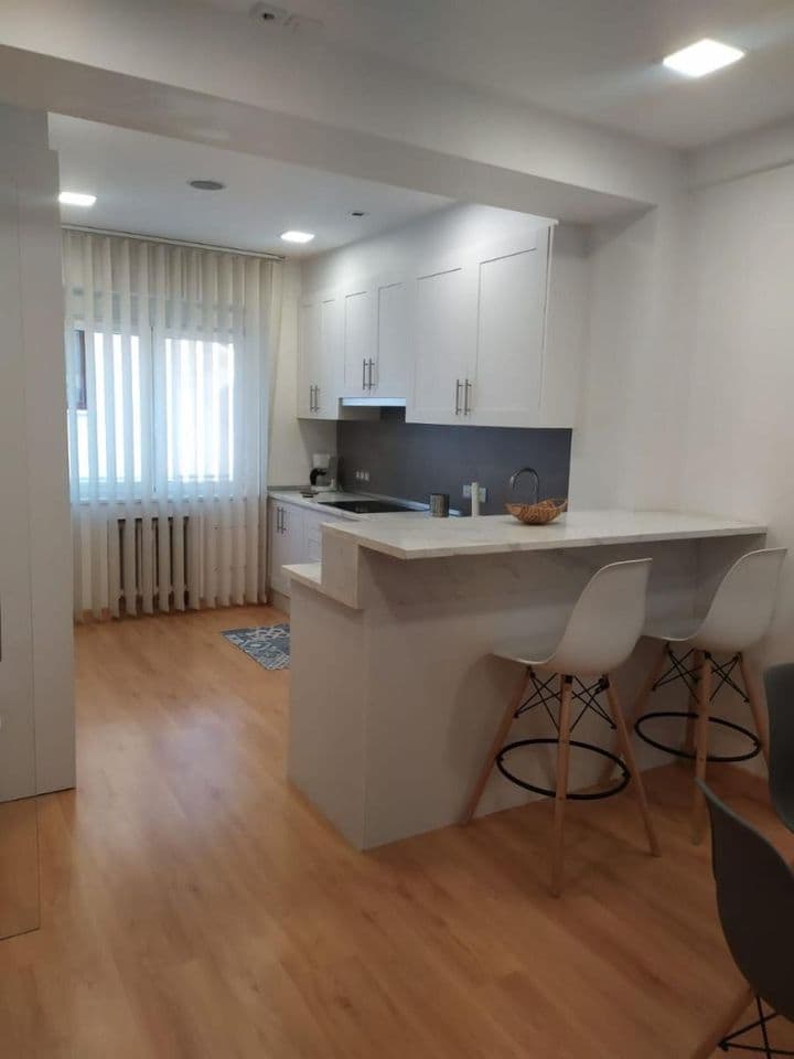 Spacious 4-Bedroom Apartment in the Heart of Oviedo