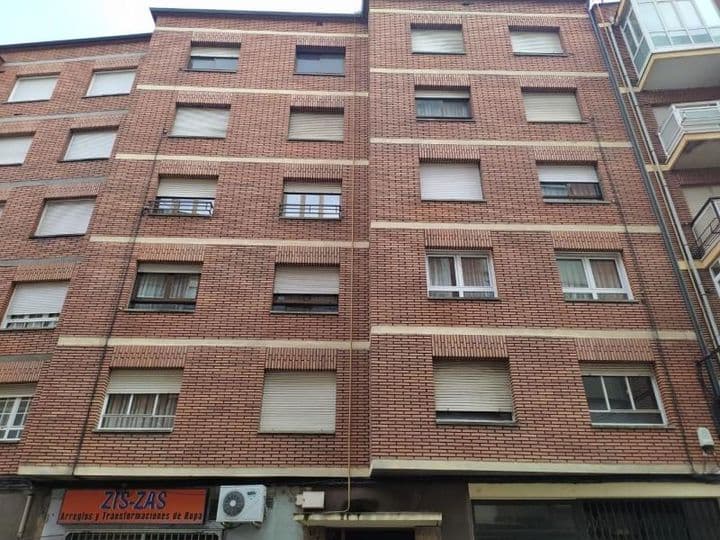 Cozy 3-Bedroom Apartment in Central Ponferrada