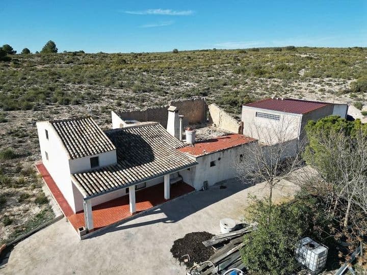 Charming 5 Bed Country House with Breathtaking Views in Caudete