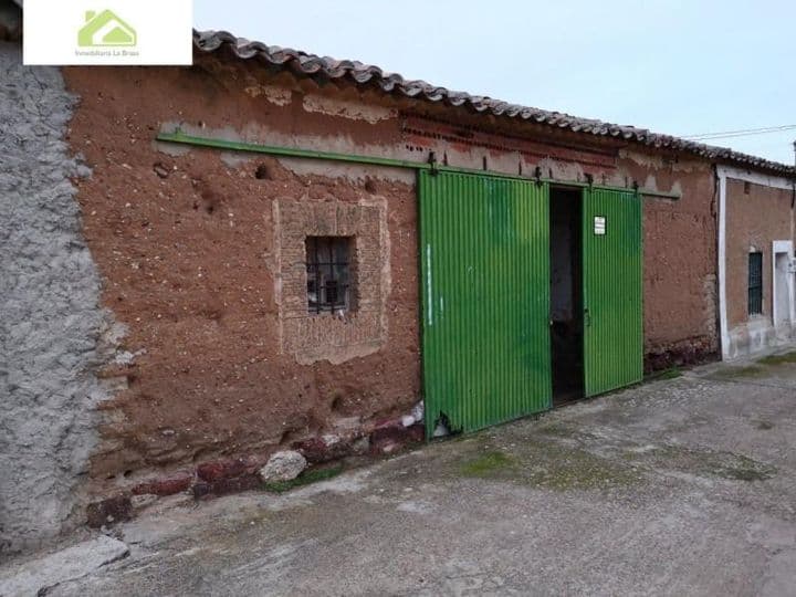 Charming Solar House in Monfarracinos